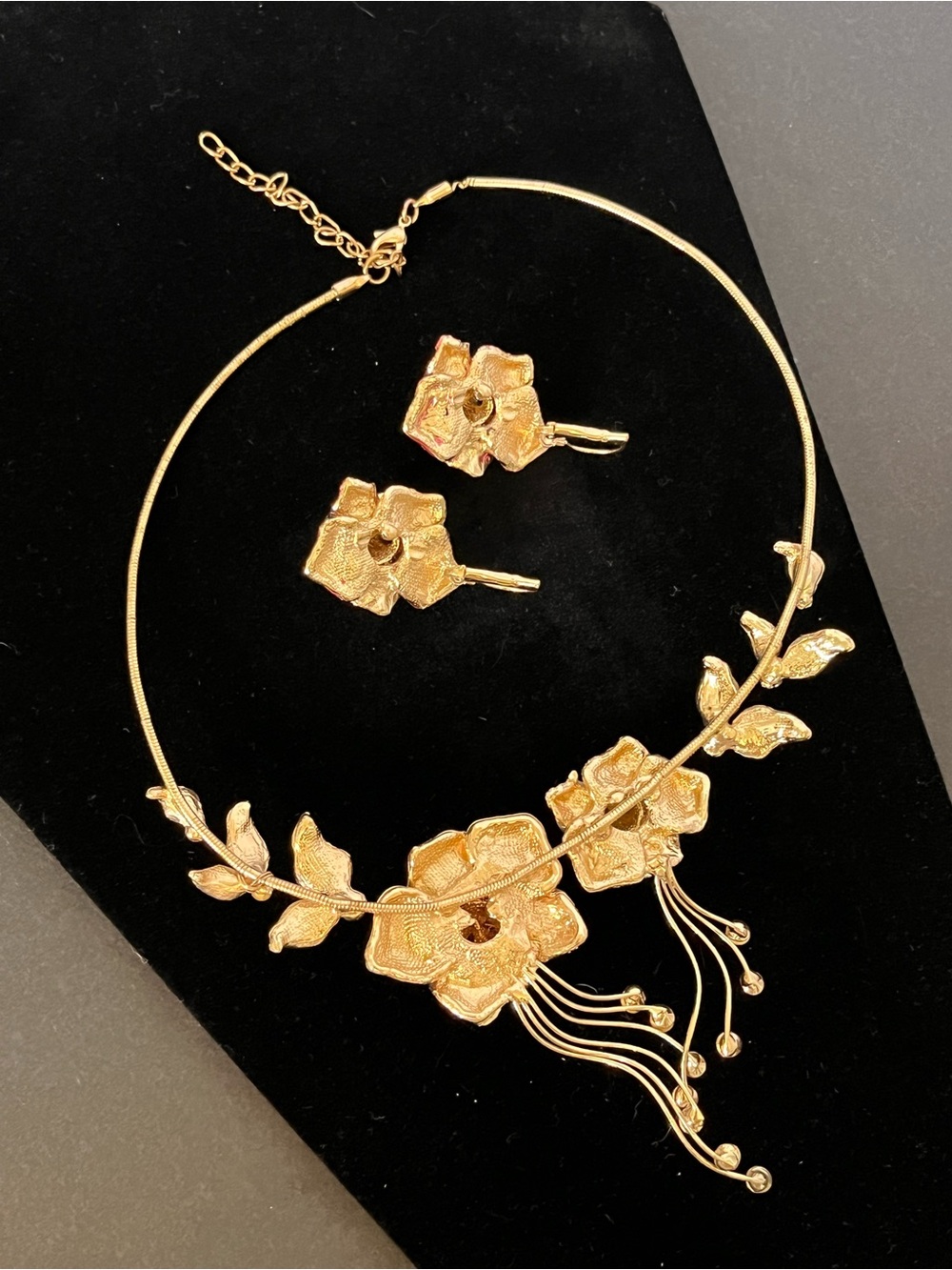 Vintage Floral Pink & Gold Statement Necklace & Earring Set - Picture 13 of 13